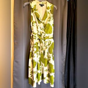 Jessica Howard Sleeveless V-neck Dress